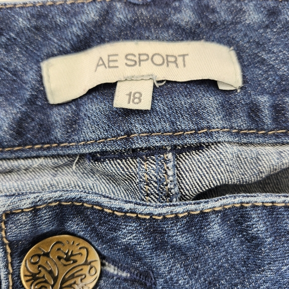 AE SPORT Denim Skort - 18 - Picture 5 of 5